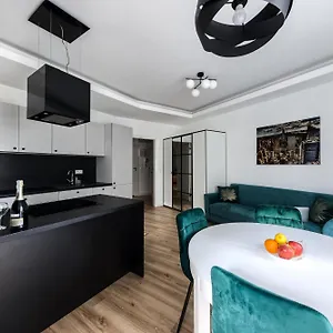Apartment Kazou Arkadia, Warsaw
